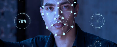 Control de acceso en instalaciones críticas como edificios corporativos, plantas industriales u otros lugares de gran afluencia o eventos de gran envergadura.